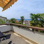 Renata شقة نجيفيش